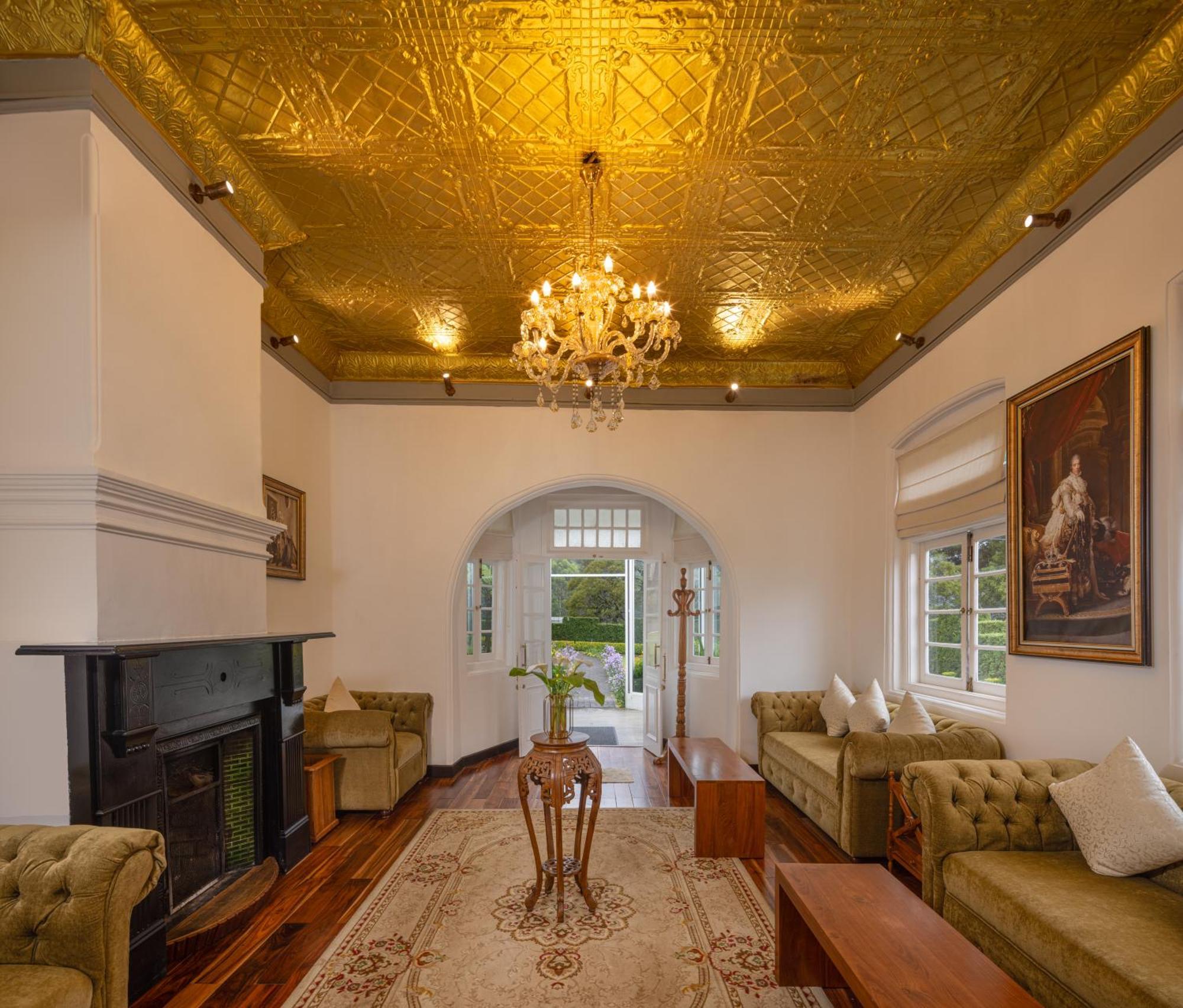 The Clovelly Bungalow Нувара-Элия Экстерьер фото